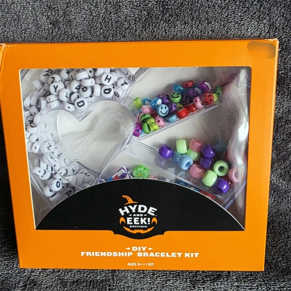 New Hyde and Eek! Boutique DIY Friendship Bracelet Kit, alphabet. Multicolor, 5+